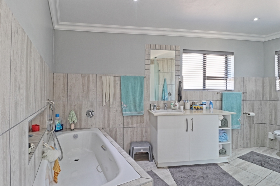 3 Bedroom Property for Sale in Hartenbos Central Western Cape